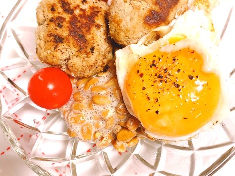 ロコモコもどき 納豆丼